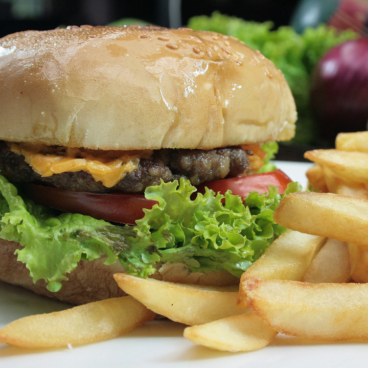 Burger & Chunky Chips